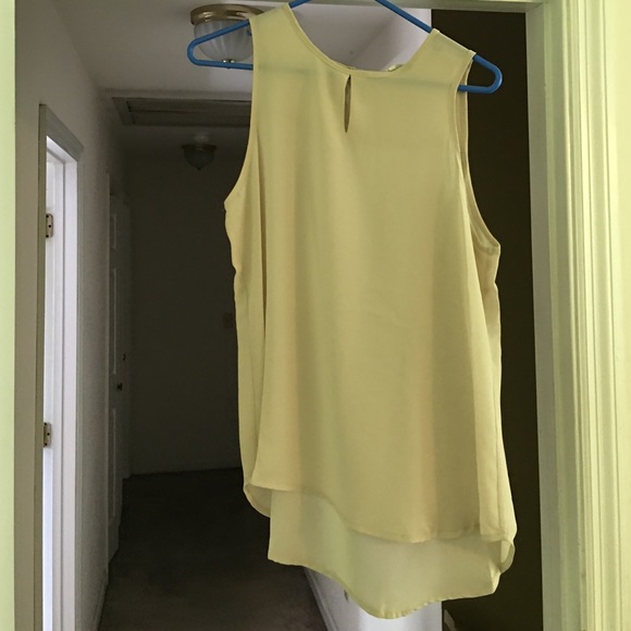 NWT size medium sleeveless blouse - Picture 1 of 1