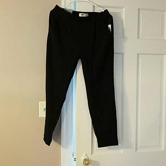 NWT $10 black Old Navy ankle panta size S