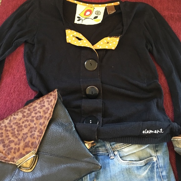 HP🎉Darling sweater!!!!!🎉🎉🎉🎉 - Picture 2 of 4