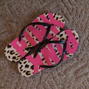 NEVER WORN VS Pink flip flops 💕💕