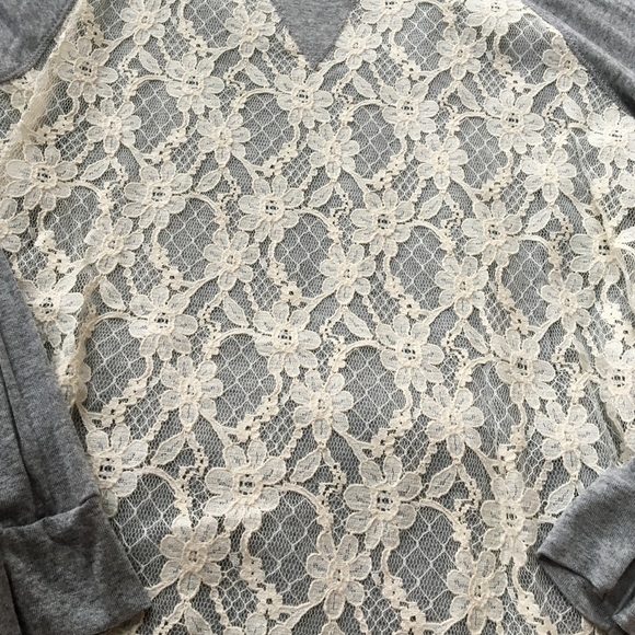 LAST ONE 💙 Hunter gray cream top - Picture 2 of 4