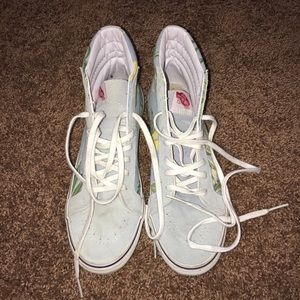 High top blue/flower vans