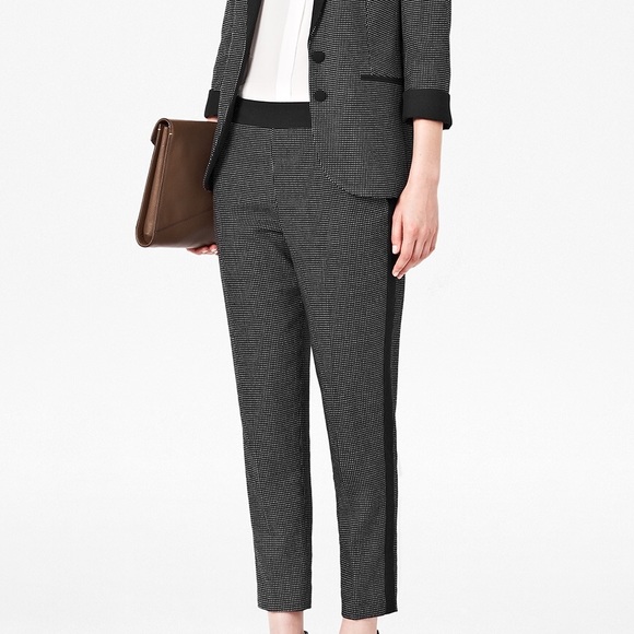 ⚫️⚪️⚫️dotted trousers