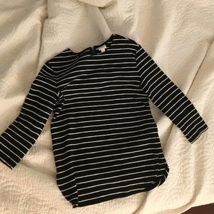 3/4 length black striped tee