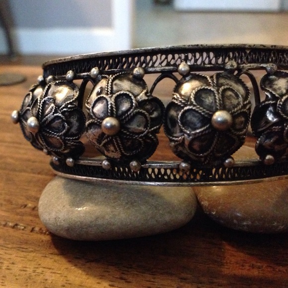 Chinese Miao Silver bangle bracelet - Picture 2 of 2