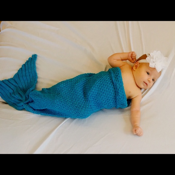 Baby Mermaid Tail Blanket - Picture 2 of 3