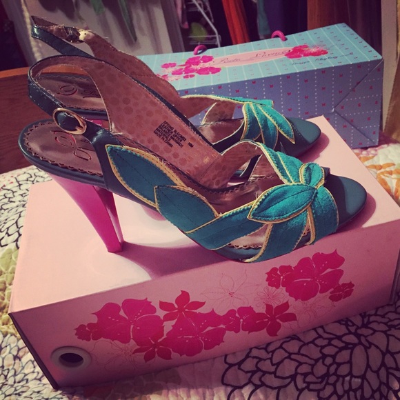 Poetic License Heel (NWT)