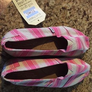 Toms NWT 8.5