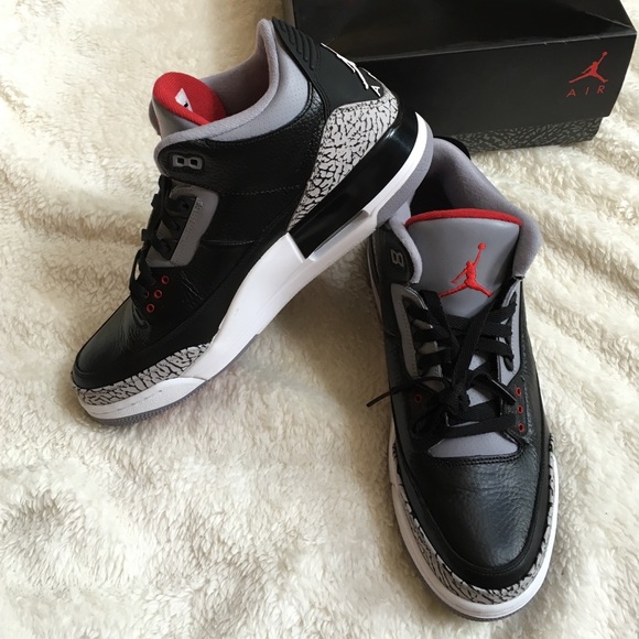 Jordan's Retro Cement 3 (2011) - Picture 2 of 4