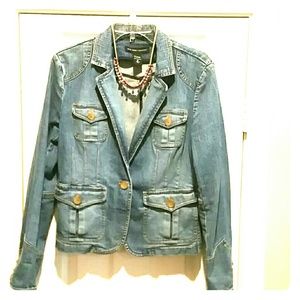Jean jacket/beautiful braided choker necklace