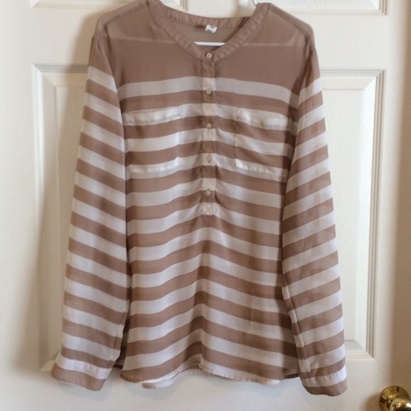 Beautiful long sleeve chiffon blouse