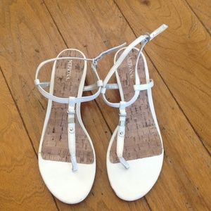 Small wedge, white and cork sandals.