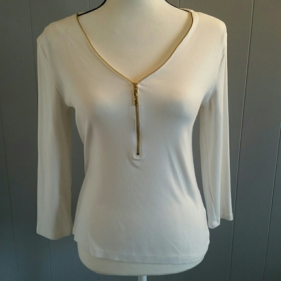 Long sleeved shirt with gold zipper