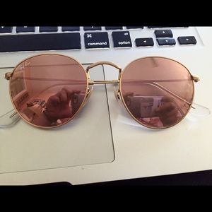 Round flat lens RayBans (gold)