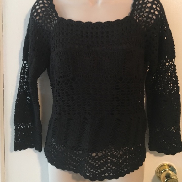BLACK CROCHETED SWEATER