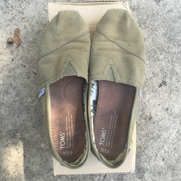 Olive green Toms
