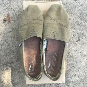 Olive green Toms