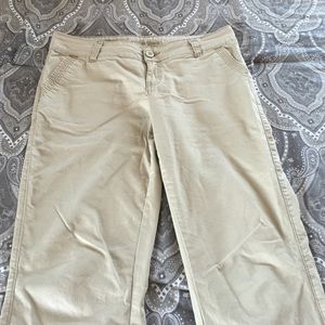 Maurice's khaki pants. 7/8 Short