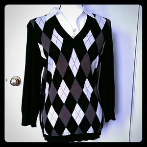 Black&white argyle sweater with button up collar