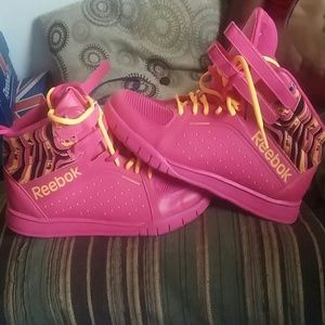 Pink reebok