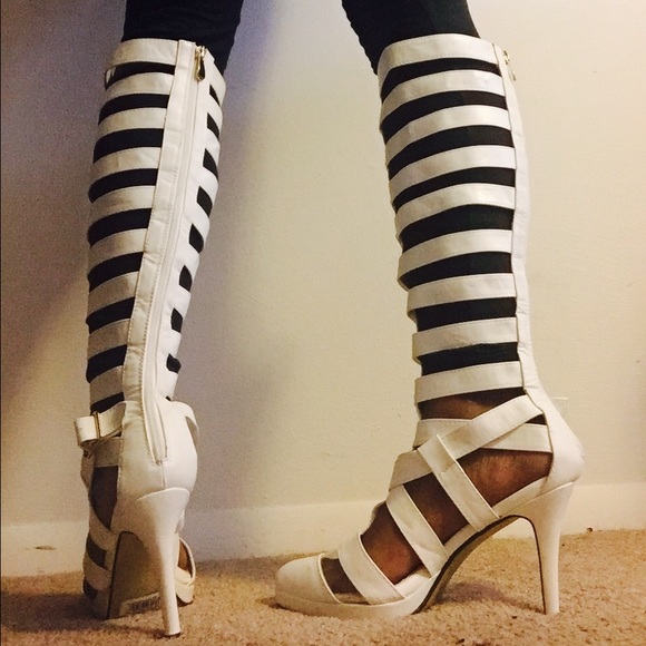 Heels - Picture 3 of 3