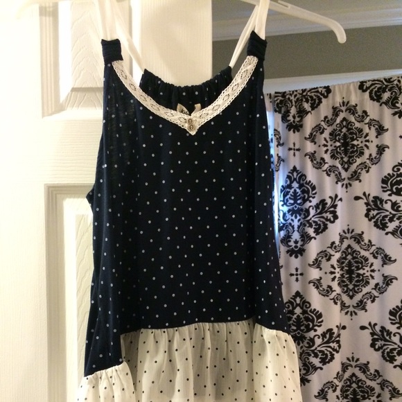 Top - Picture 2 of 2