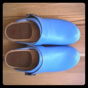 Hanna Anderson Blue Clogs