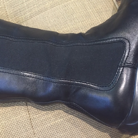 Prada boots! - Picture 2 of 4