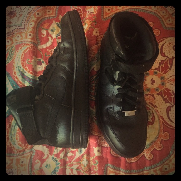 Air Force tennis shoes