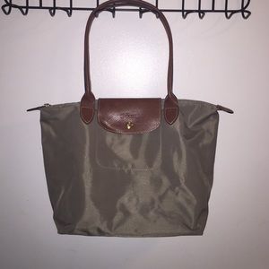 Small Gray Longchamp le Pliage tote