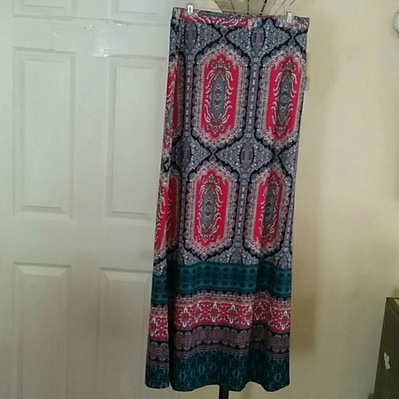 A  new skirt sixxe  large