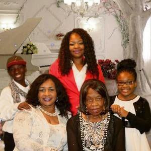 Meet your Posher, Latoya