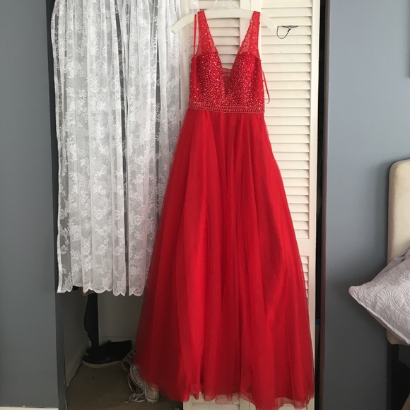 Red Dress - Picture 2 of 4