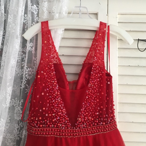 Red Dress - Picture 4 of 4