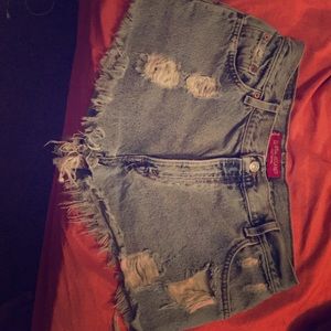 High waisted LEVI cutoff shorts