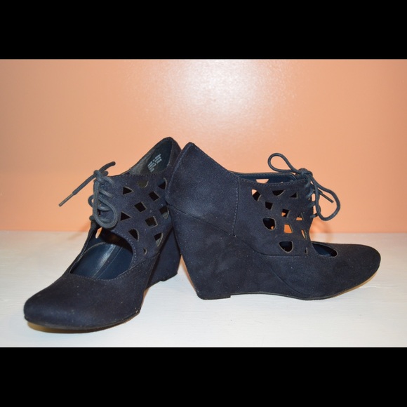 Bakers blue suede wedged booties