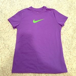 girls Nike dri-fit Tshirt