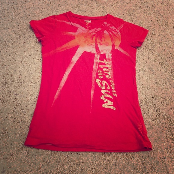 girls v-neck graphic tee