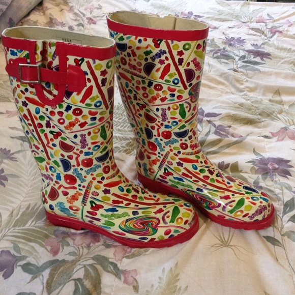 Dylan's Candy Bar Shoes - Dylan's Candy Bar rainboots. GUC. Sz 8. B1G150%off