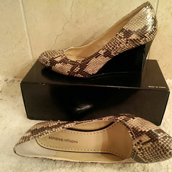 adrienne vittadini wedge heels