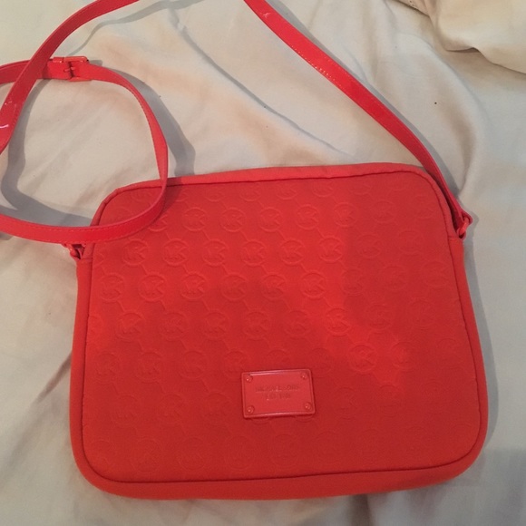 Michael Kors Handbags - Michael Kors iPad Case Purse