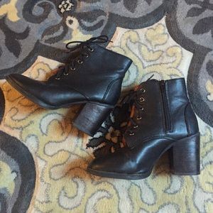 SALE🎀Black combat booties!