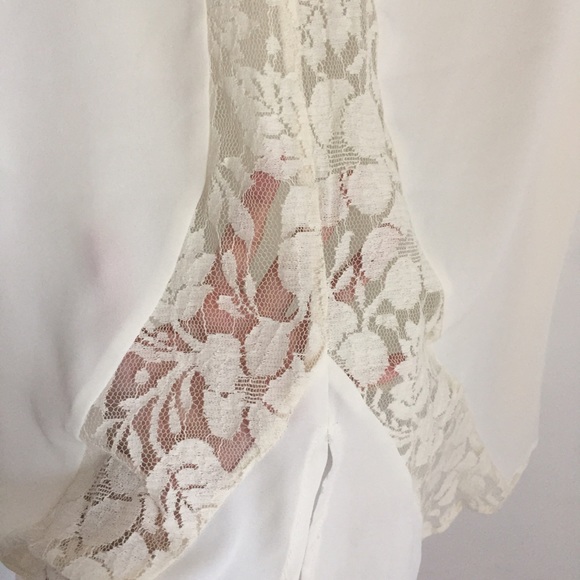 Cute eyeshadow Ivory lace top - Picture 4 of 4