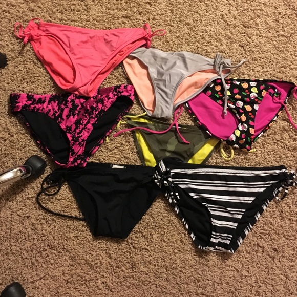 Bundle of bikini bottoms - Picture 2 of 2