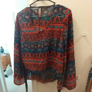 High-low blouse with fringe sleeves