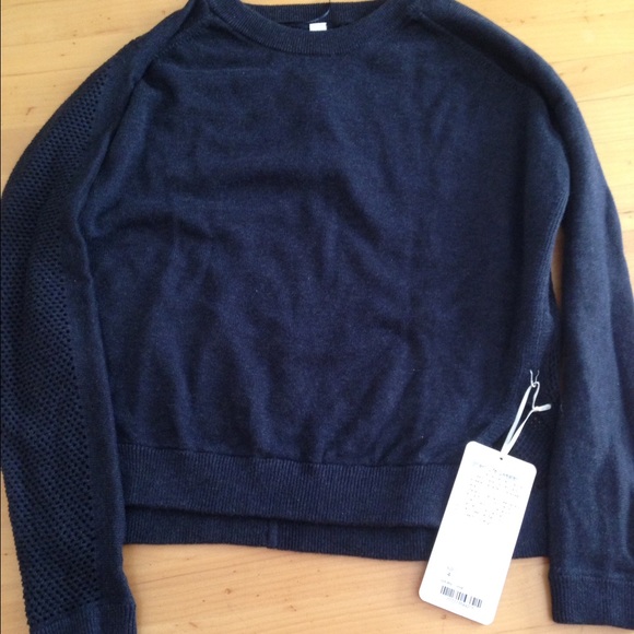 Lululemon Bhakti life sweater