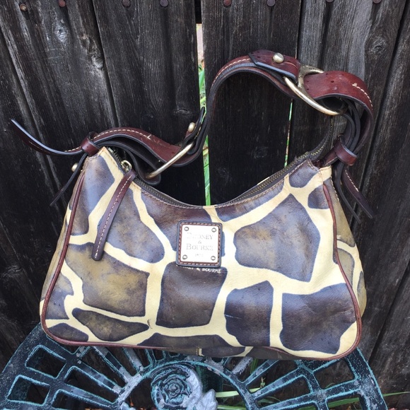 Giraffe printed dooney & bourke shoulder bag