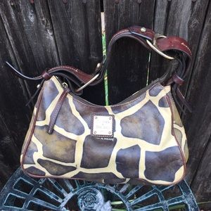 Giraffe printed dooney & bourke shoulder bag