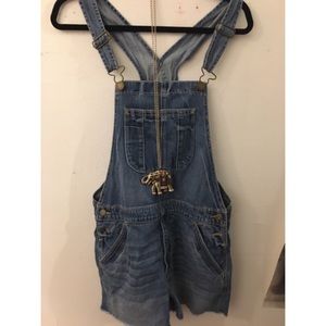 American Eagle Overall ✨