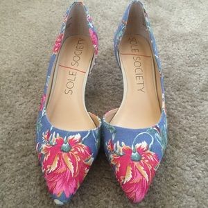 Sole Society Flora Kitten Heel Pump